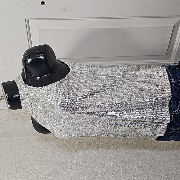 Love on  Hanger Sequin Blouse - Picture 4 of 7